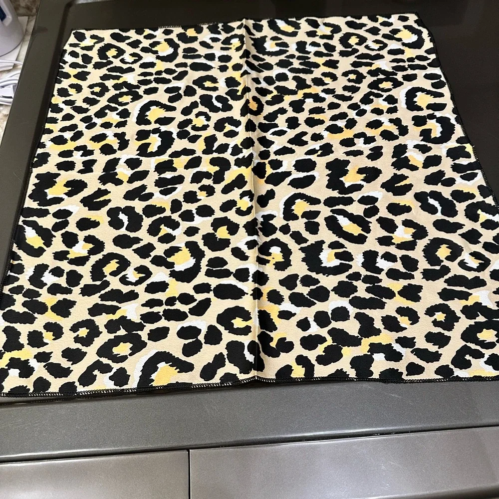 Small Leopard silky scarf